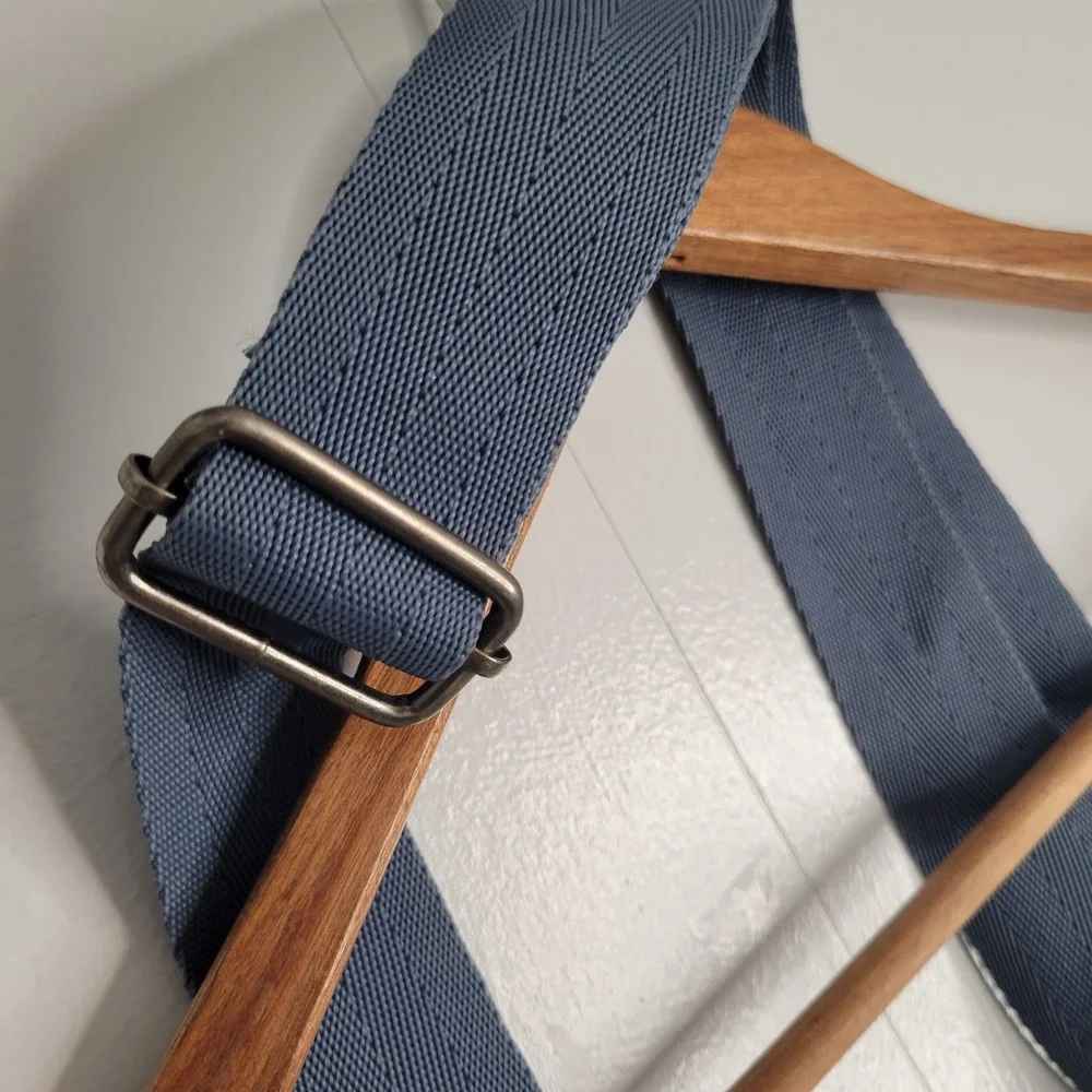 Dakine Jive Crossbody Bag Women OS Blue Canvas Travel Purse Zippered Adjustable